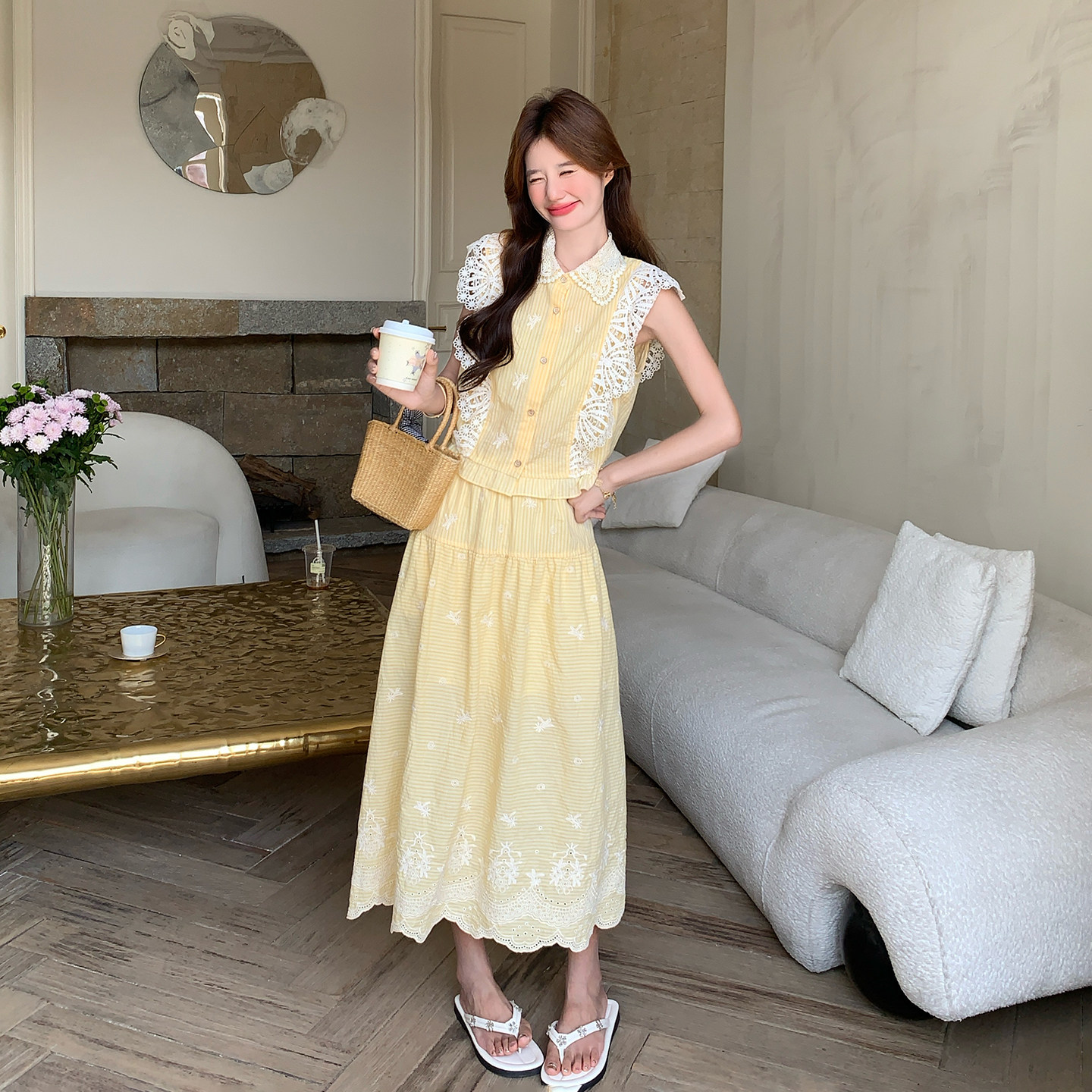 黄色甜美少女感蕾丝刺绣套装夏法式花边无袖上衣半身裙两件套2026