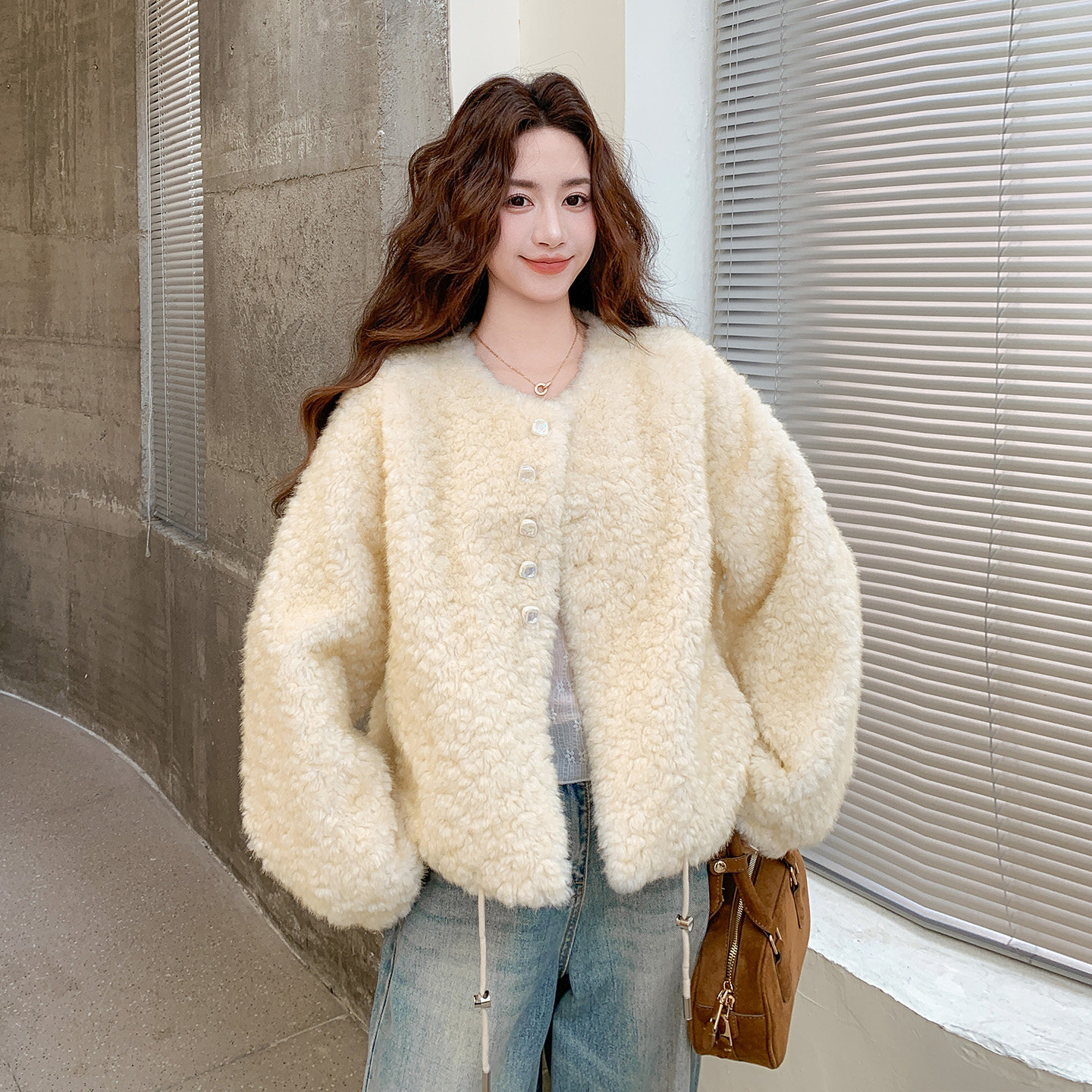 温柔慵懒风羊羔毛短外套女