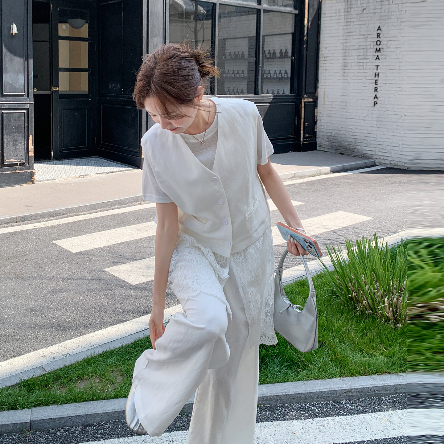 初夏文艺松弛感蕾丝拼接马甲套装女2026新款高腰显瘦阔腿裤两件套