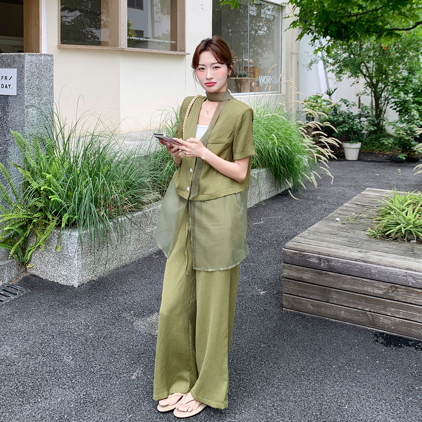 韩版时尚通勤风职场套装女夏日网纱拼接短袖上衣阔腿裤两件套2026