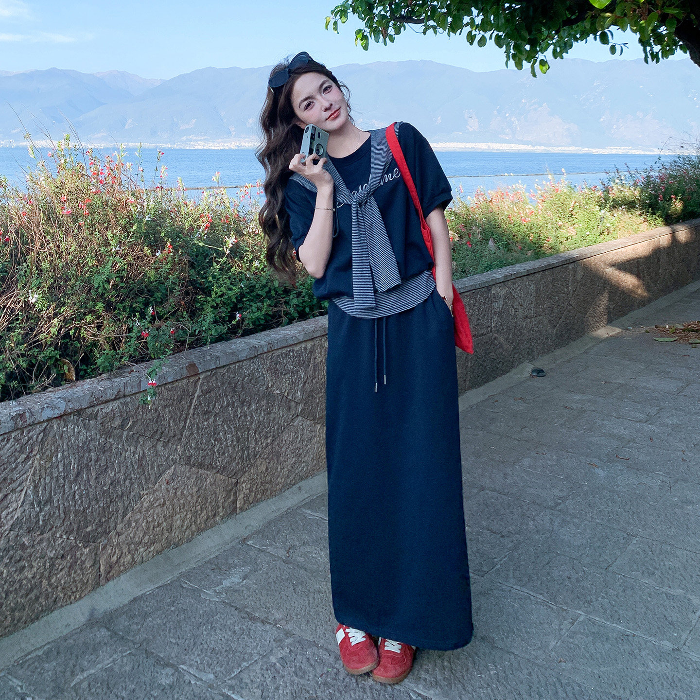 藏青色设计感条纹拼接短袖卫衣套装女2026夏新款高腰半身裙两件套