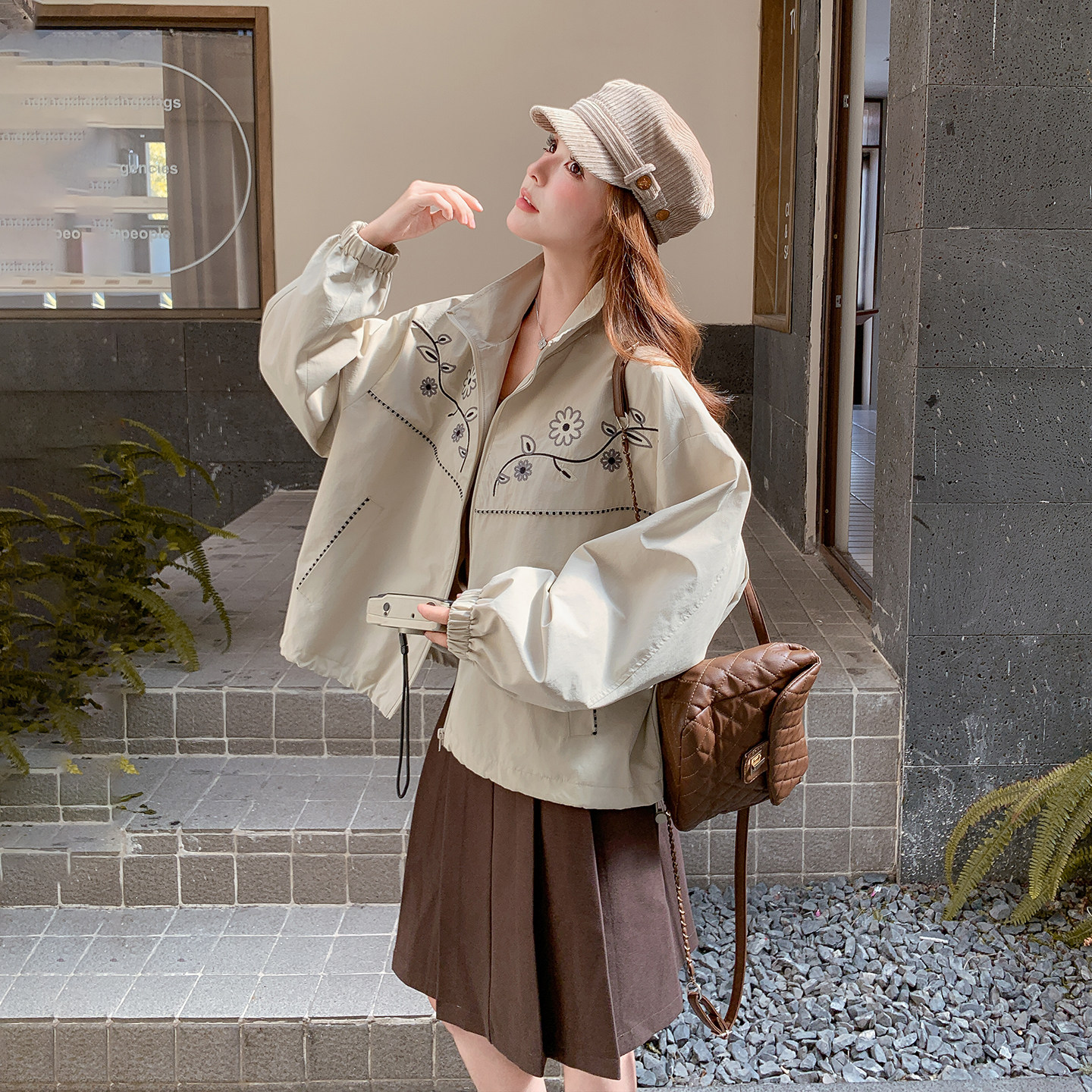 米色小众设计感刺绣外套女小个子穿搭女2026春天新款韩系休闲夹克