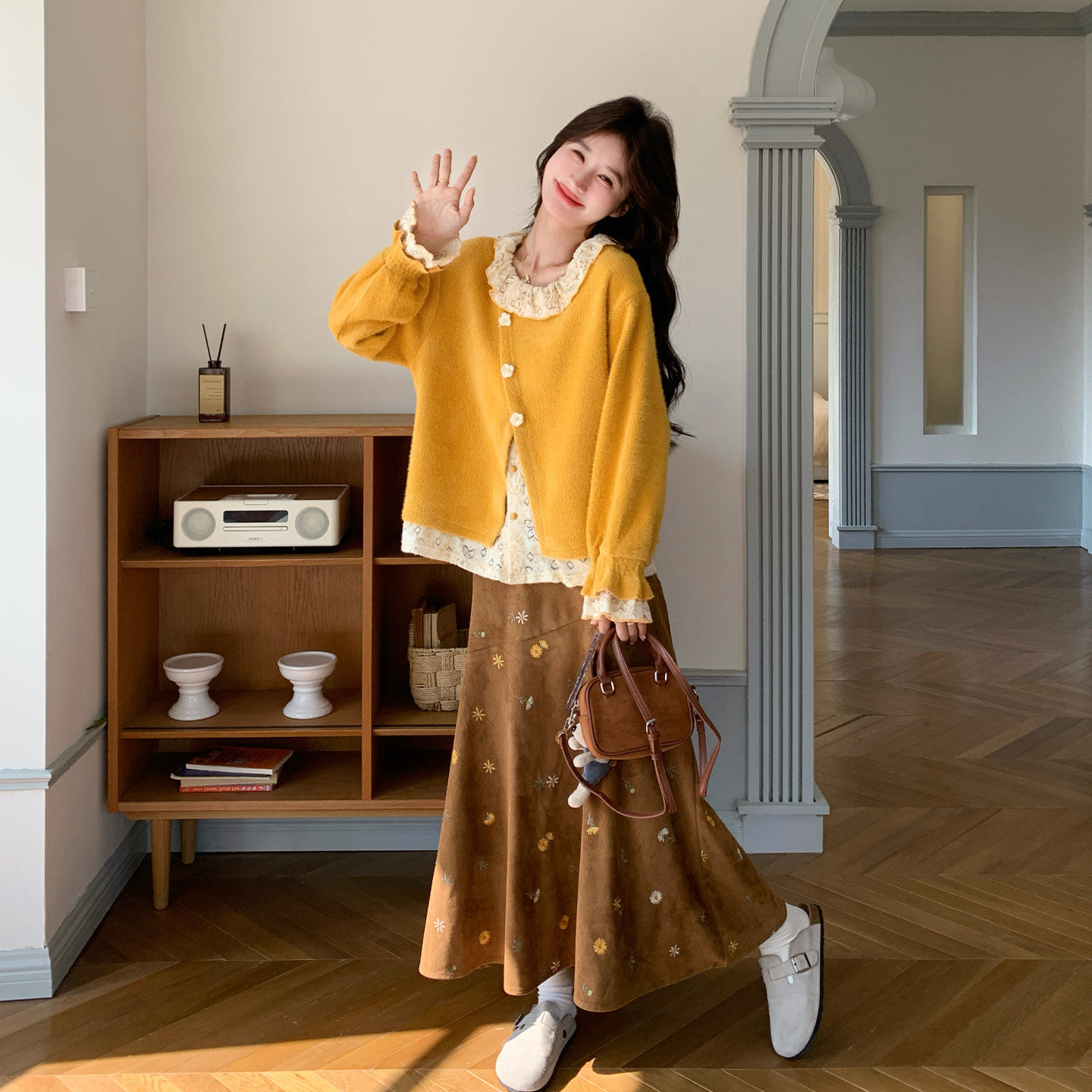 法式甜美减龄套装女2026春新款娃娃领假两件蕾丝上衣半身裙两件套