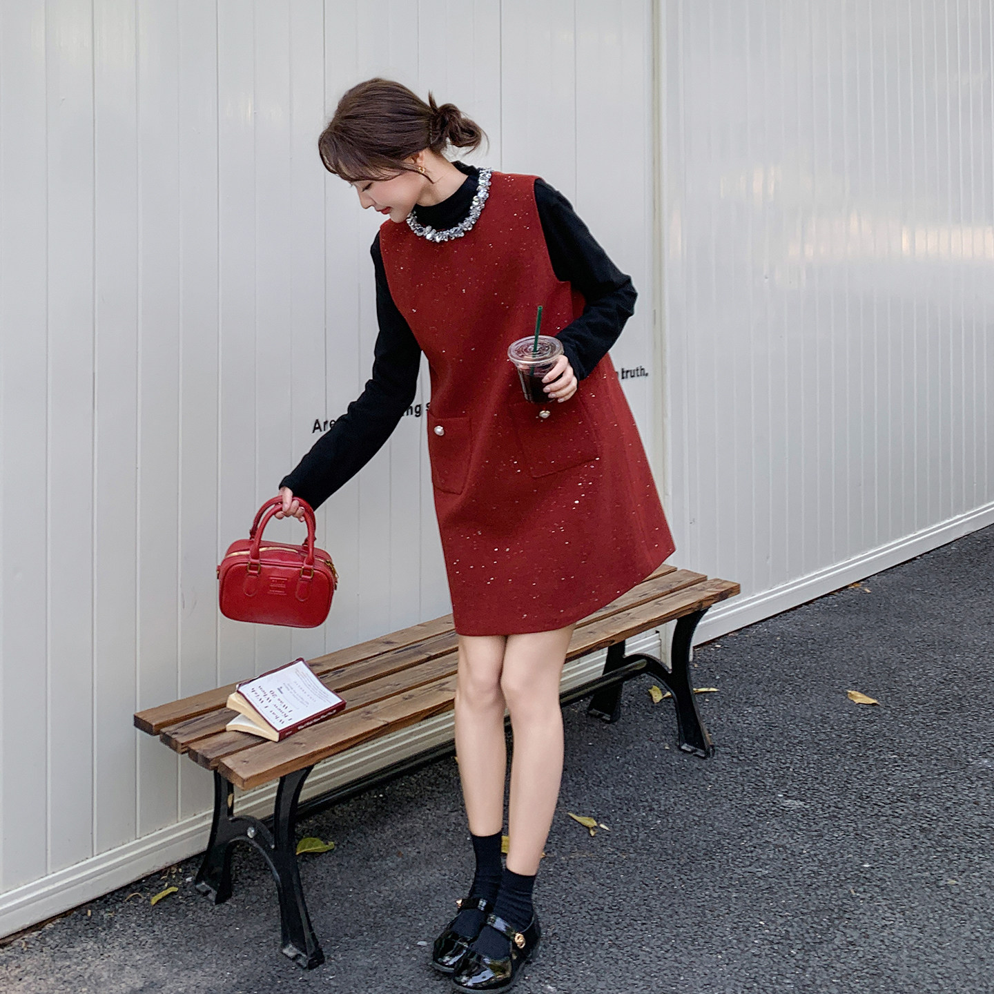 红色小个子千金感圆领亮片背心连衣裙套装女2026春季打底衫两件套