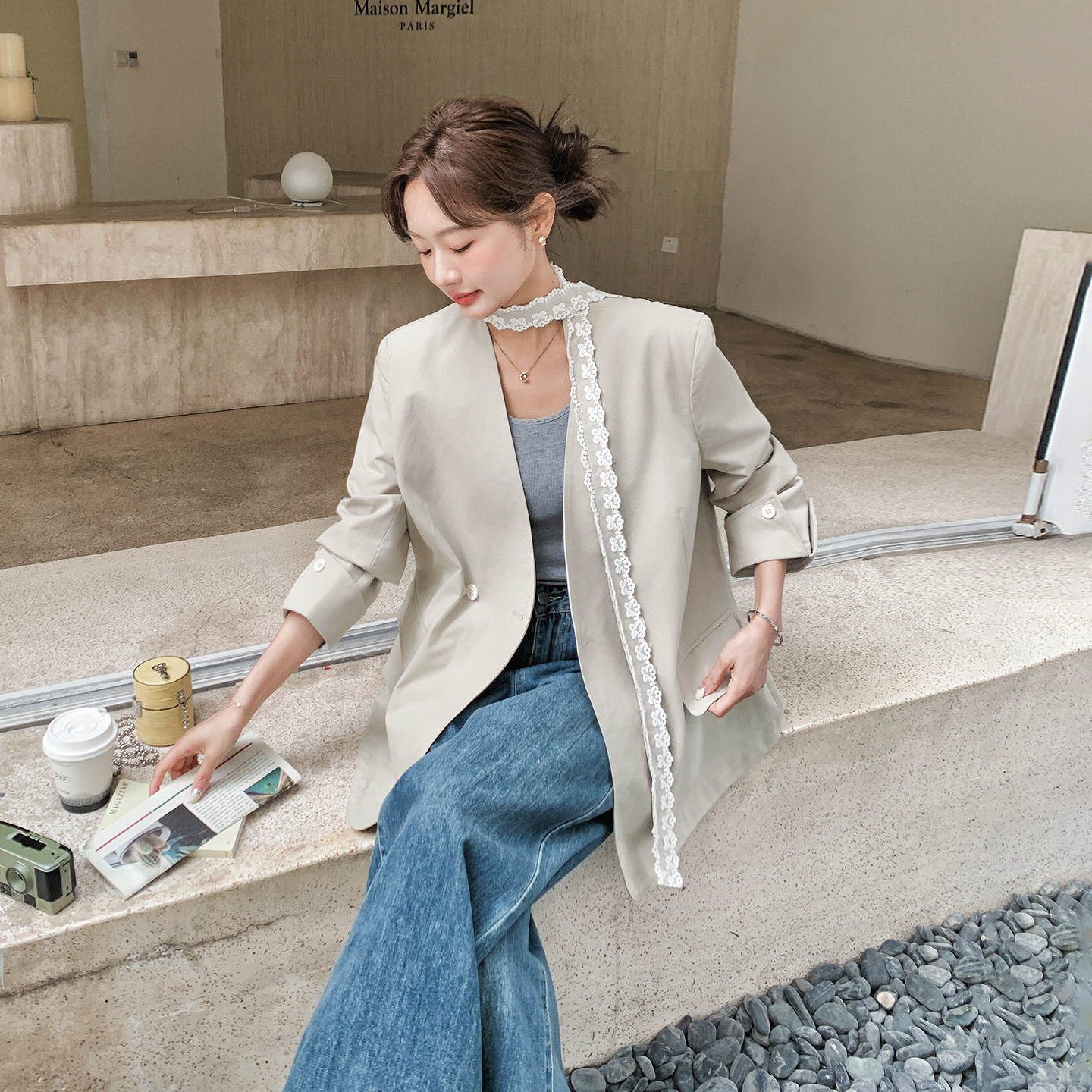 米色小众轻奢风气质西装外套女2026春新款宽松显瘦高级感V领西服