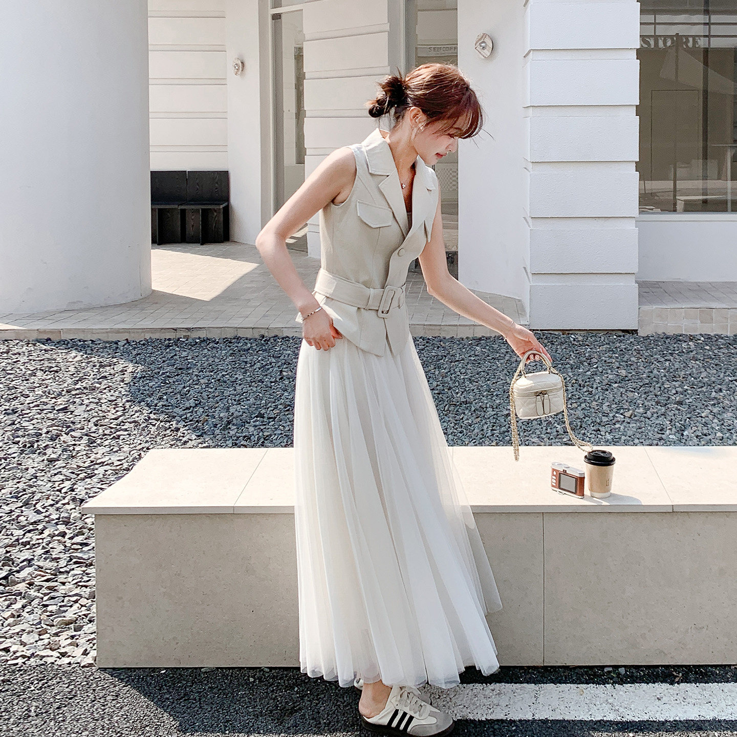 米色法式气质女神范套装女2026春季新款收腰马甲网纱半身裙两件套