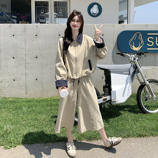卡其色韩系学院风休闲工装套装女2026春小个子短外套八分裤两件套
