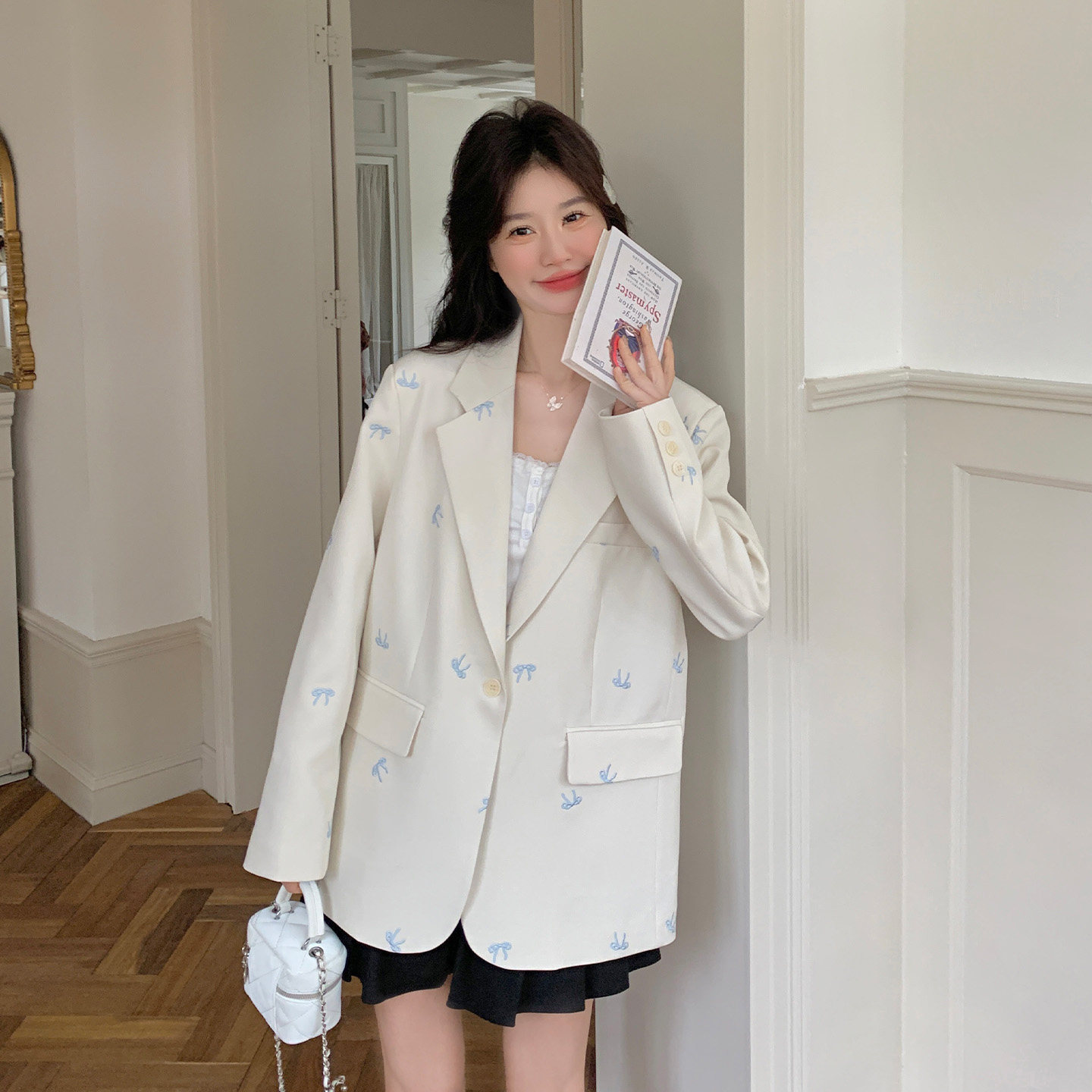 韩系减龄设计感刺绣西装外套女