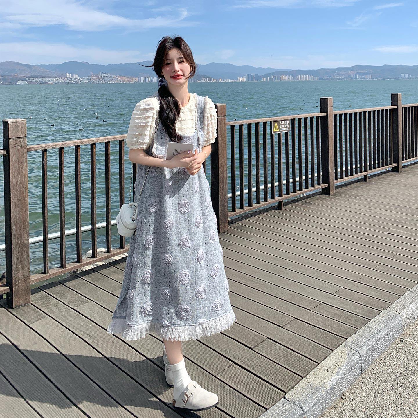 独特气质精致立体花朵背心连衣裙套装女2026春新款圆领内搭两件套