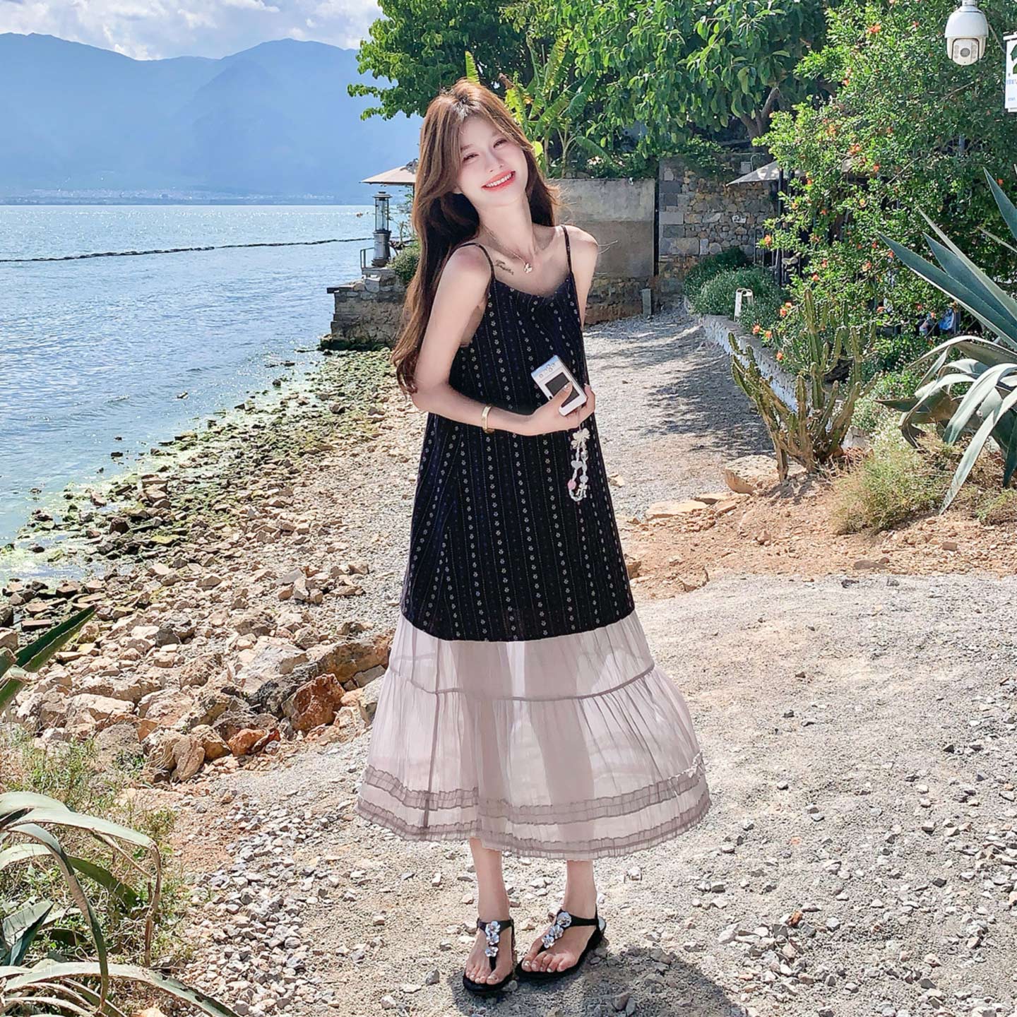法式复古休闲度假风条纹提花吊带裙女2026夏日时尚设计感拼接长裙