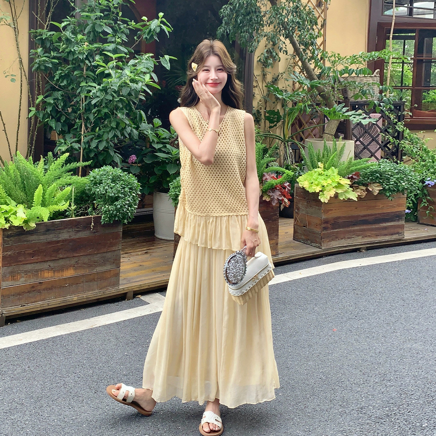 黄色法式松弛感套装女2026夏新款气质荷叶边镂空背心半身裙两件套