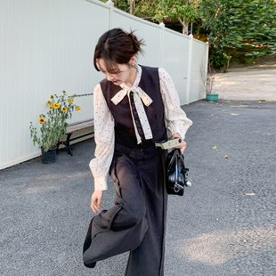 灰色韩系轻熟风马甲休闲套装女2026春蝴蝶结波点衬衫阔腿裤三件套