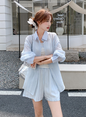 浅蓝色小清新绣花轻薄款防晒套装女2026夏新款休闲衬衫短裤两件套