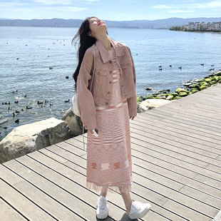 粉色法式针织背心连衣裙套装女2026春季牛仔短外套显瘦长裙两件套