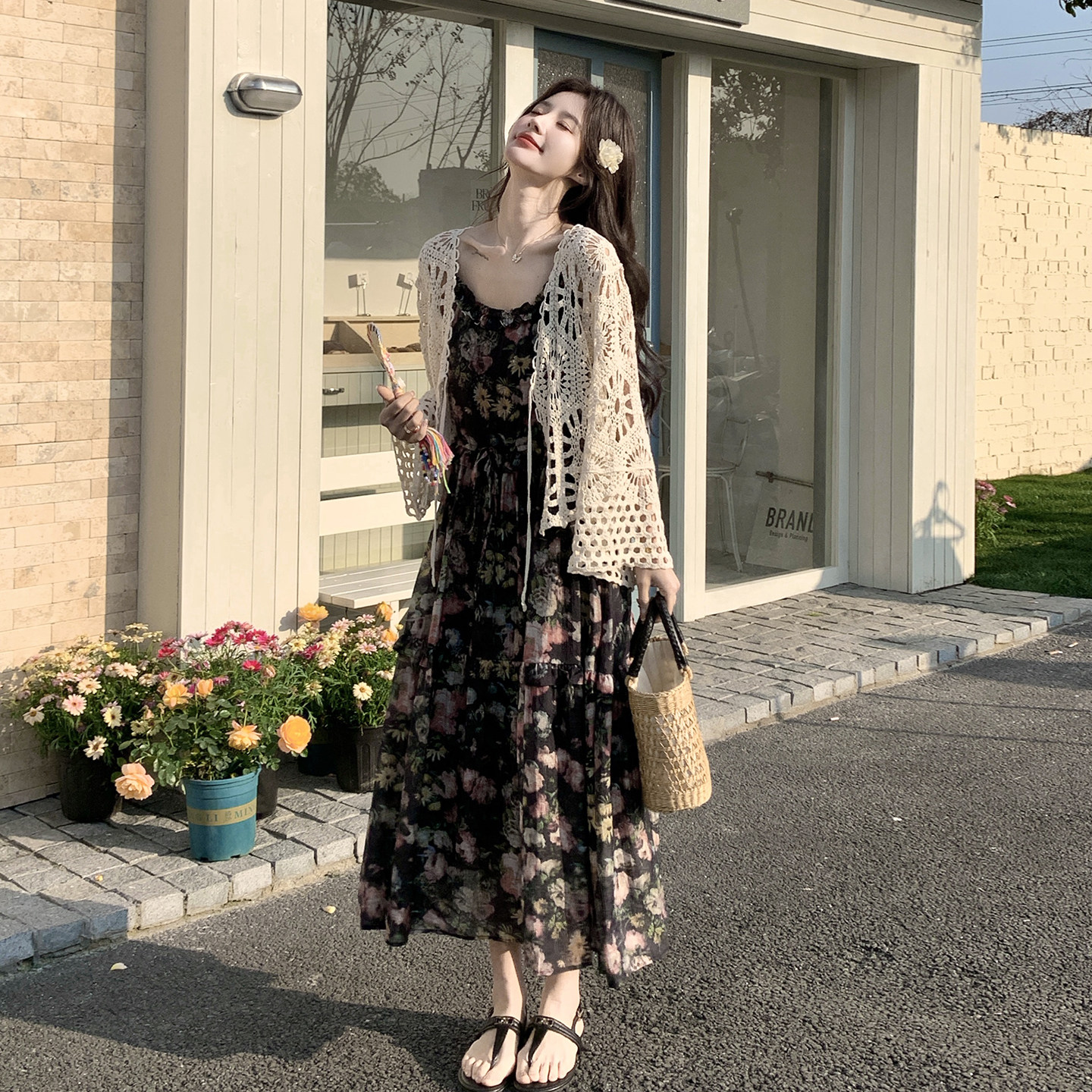 法式复古田园风碎花吊带连衣裙套装女2026初夏新款镂空开衫两件套