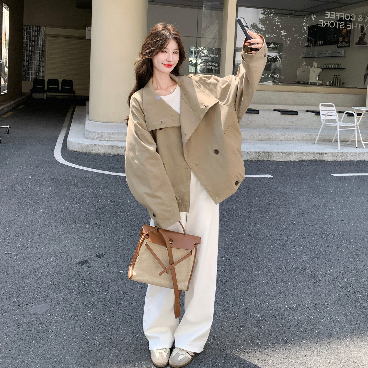 英伦风短款风衣女卡其色宽松廓形