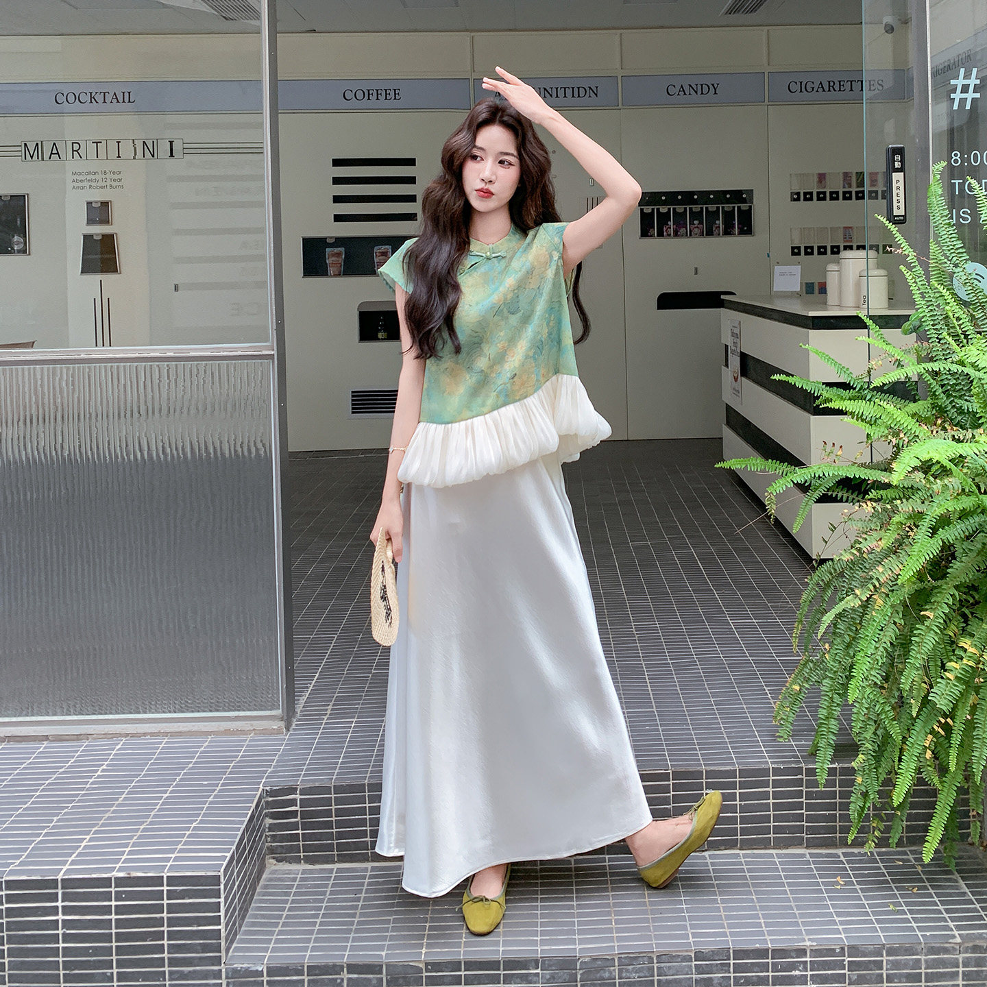 新中式轻奢高级感初夏套装2026新款花边晕染上衣缎面半身裙两件套