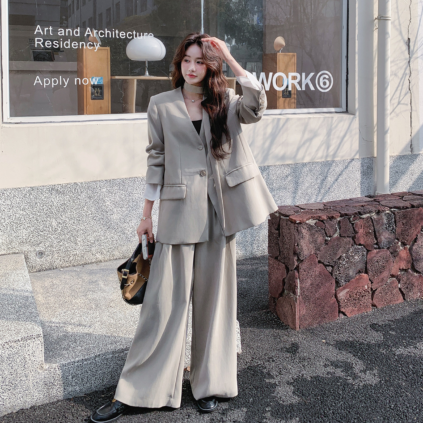 米色韩系高级感轻职场穿搭西装套装女2026春新款高腰阔腿裤两件套