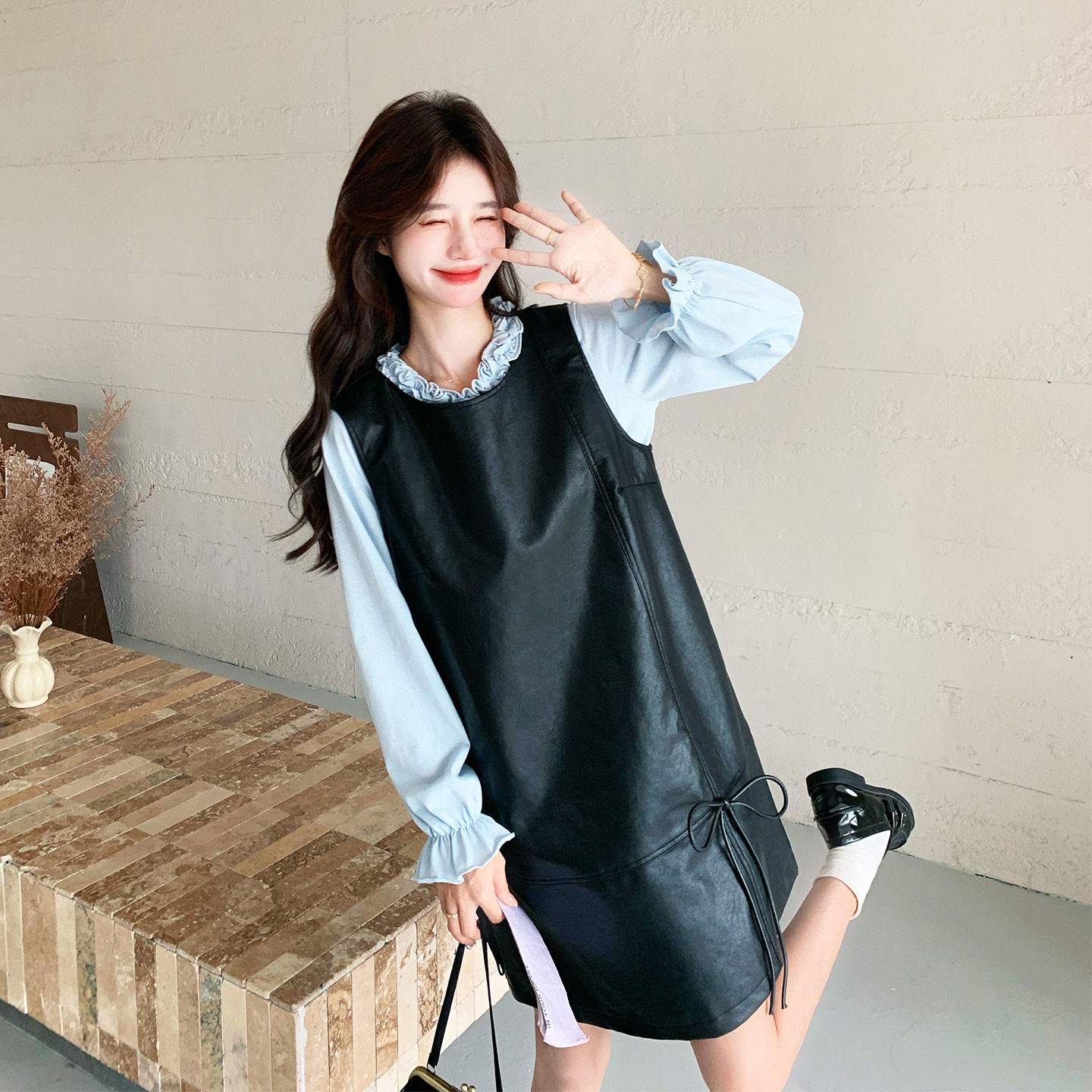 韩系高级感PU皮背心连衣裙套装女2026春季新款花边减龄内搭两件套