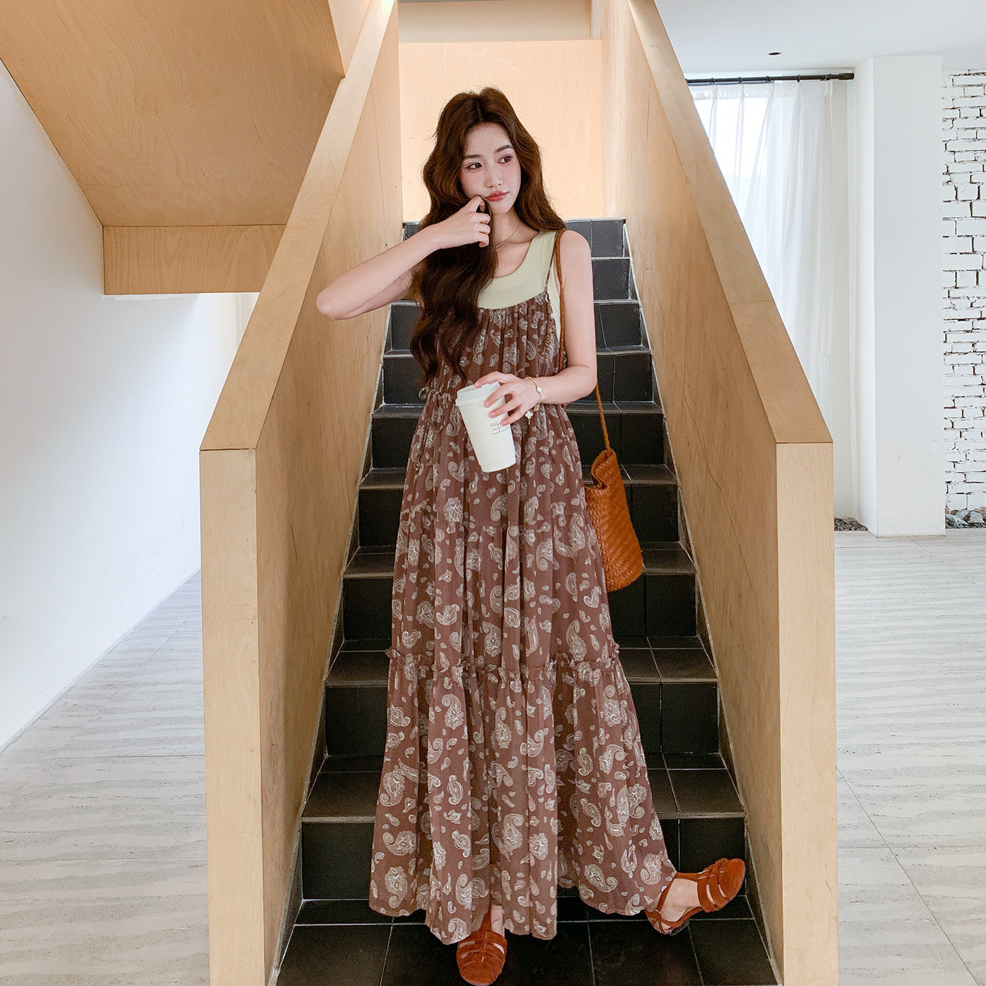 复古慵懒风抽绳收腰印花吊带连衣裙套装女2026夏季新款背心两件套