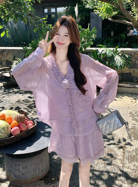 紫色绝美浪漫风套装女2026夏新款立体花朵V领上衣吊带短裙三件套