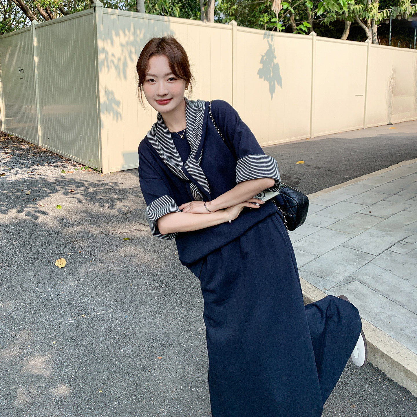 藏青色休闲慵懒风套装女2026夏新款条纹拼接宽松T恤半身裙两件套