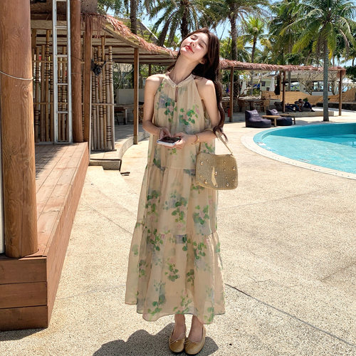 度假风挂脖碎花连衣裙女夏无袖