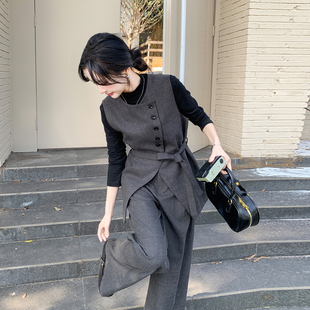 灰色通勤风系带收腰马甲套装女2026春季高级感打底衫阔腿裤三件套