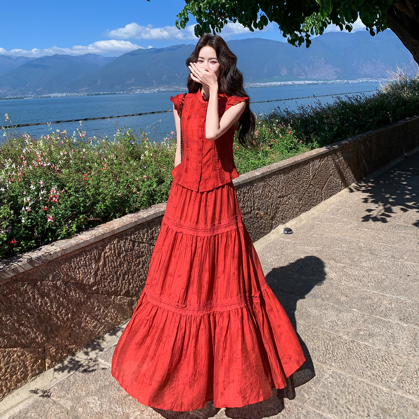 红色明艳大气新中式印花套装女2026新款小飞袖上衣半身裙两件套夏