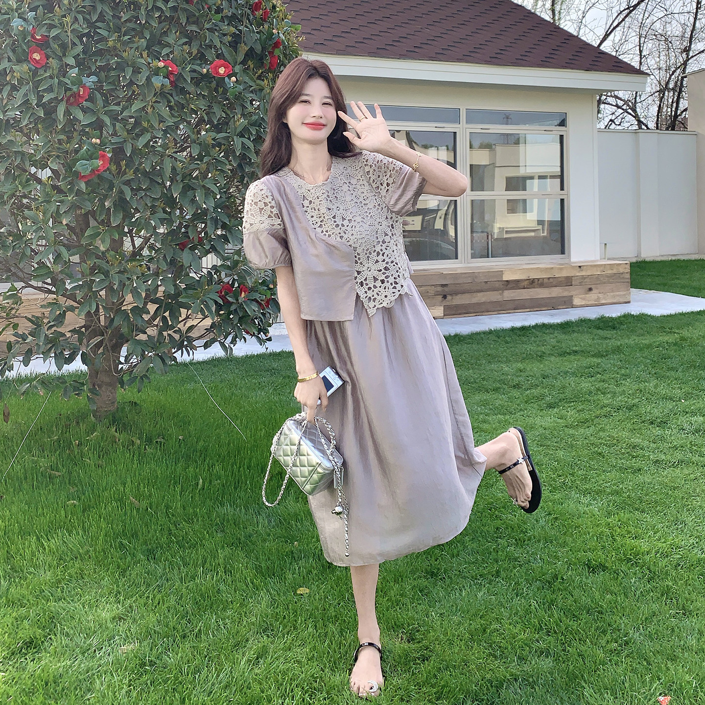 灰色小众轻熟气质穿搭女2026新款法式蕾丝钩花上衣半身裙两件套夏