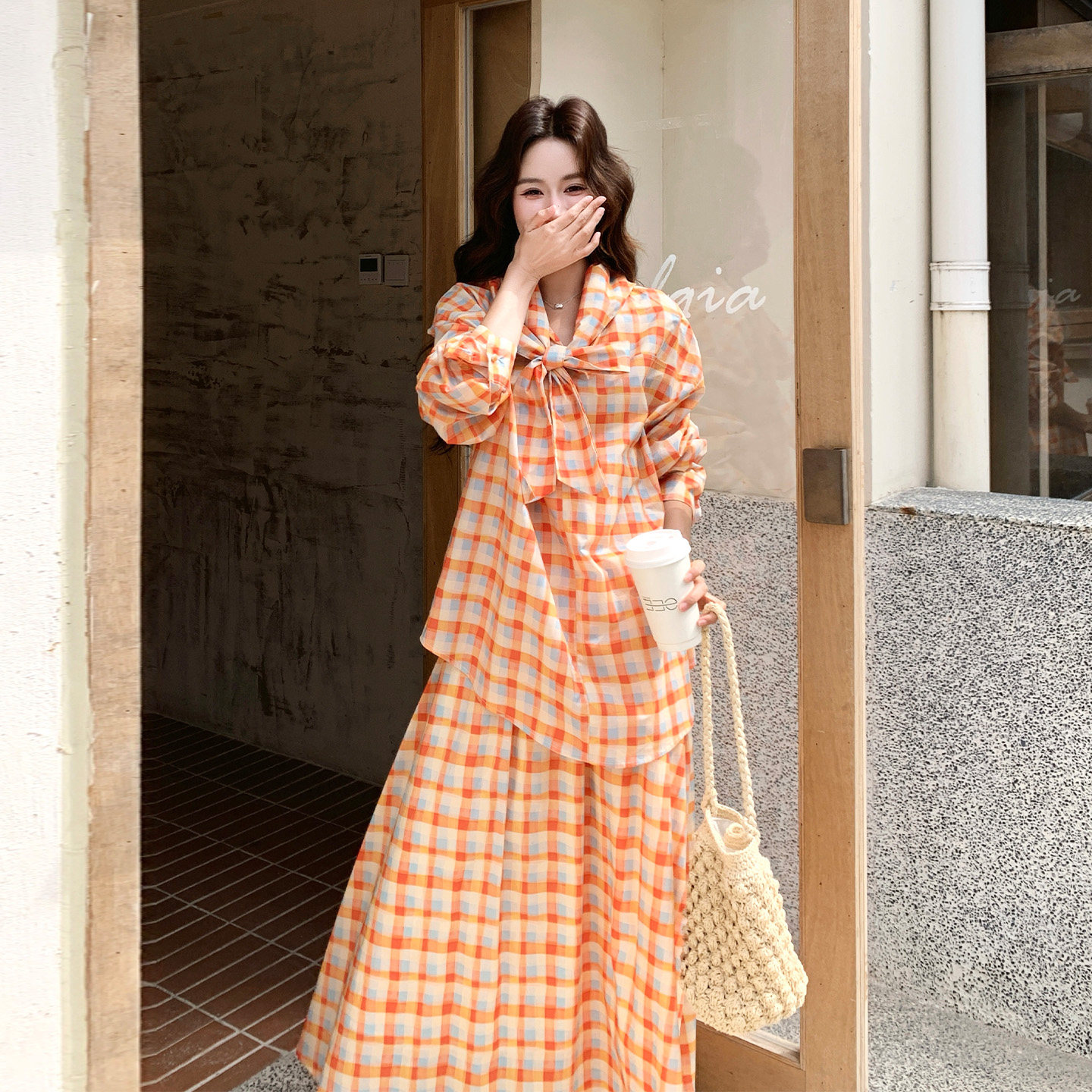 绝美多巴胺氛围感套装女2026夏季新款松弛感减龄上衣半身裙两件套