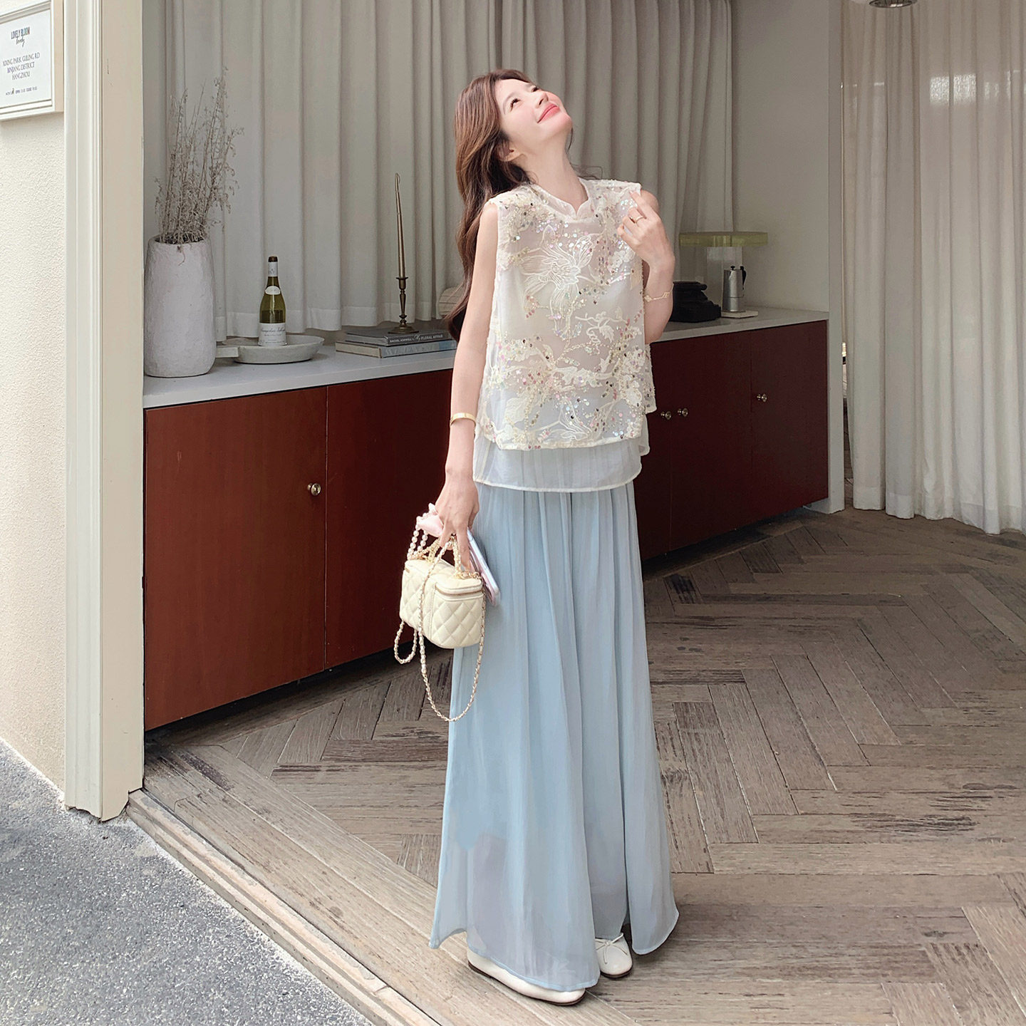 凉快舒服新中式套装女士2026夏季新款亮片提花背心薄纱裙裤两件套
