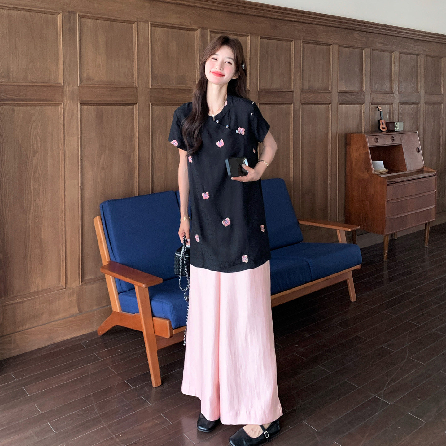 新中式高级感气质少女套装2026夏季新款绝美绣花上衣阔腿裤两件套