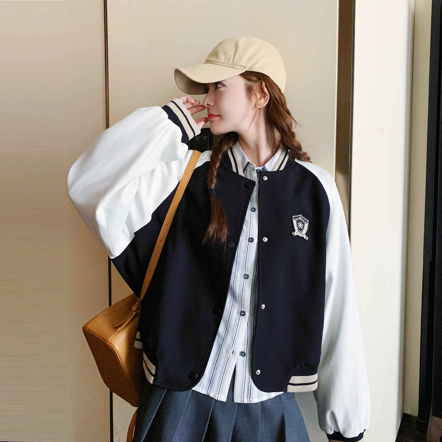 春秋学院风拼色棒球外套女减龄