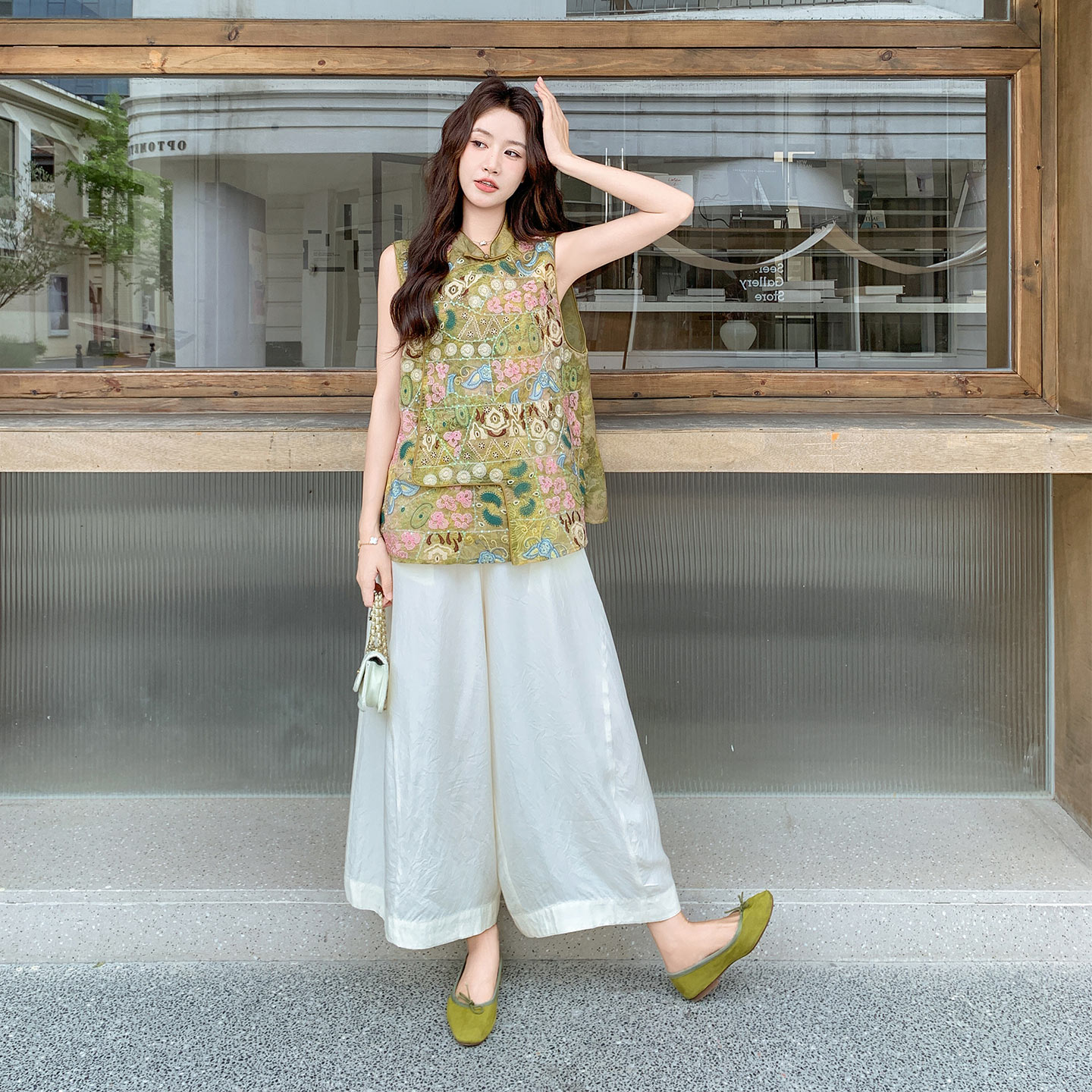 温婉文艺风气质套装女2026夏季新款新中式国风刺绣背心裙裤两件套