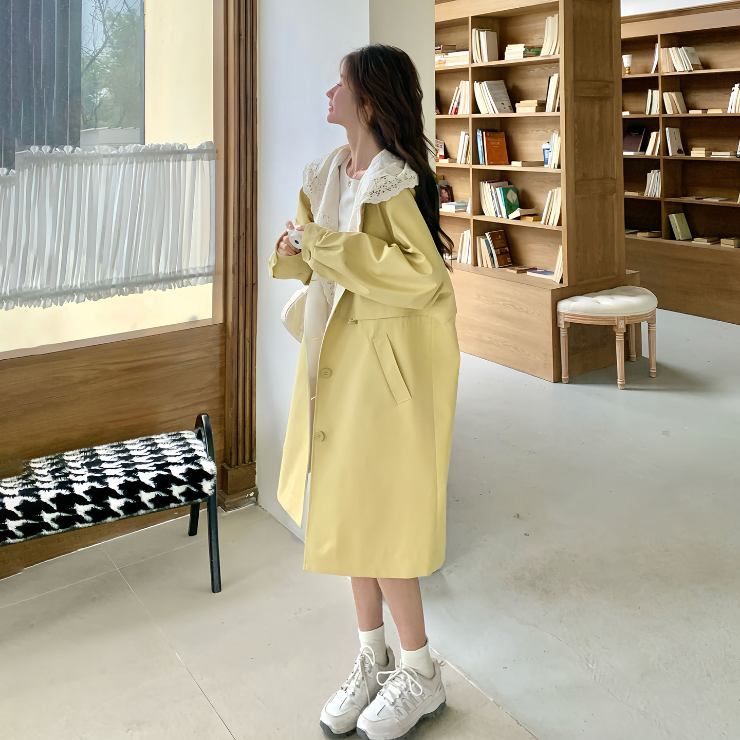 黄色简约高级设计感蕾丝拼接风衣外套女2026春季新款收腰连帽上衣