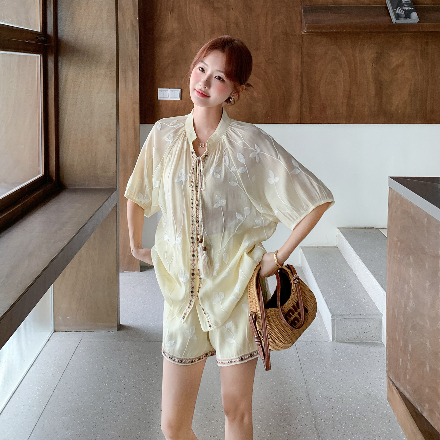 法式松弛度假感刺绣套装女2026新款流苏系带短袖上衣短裤两件套夏