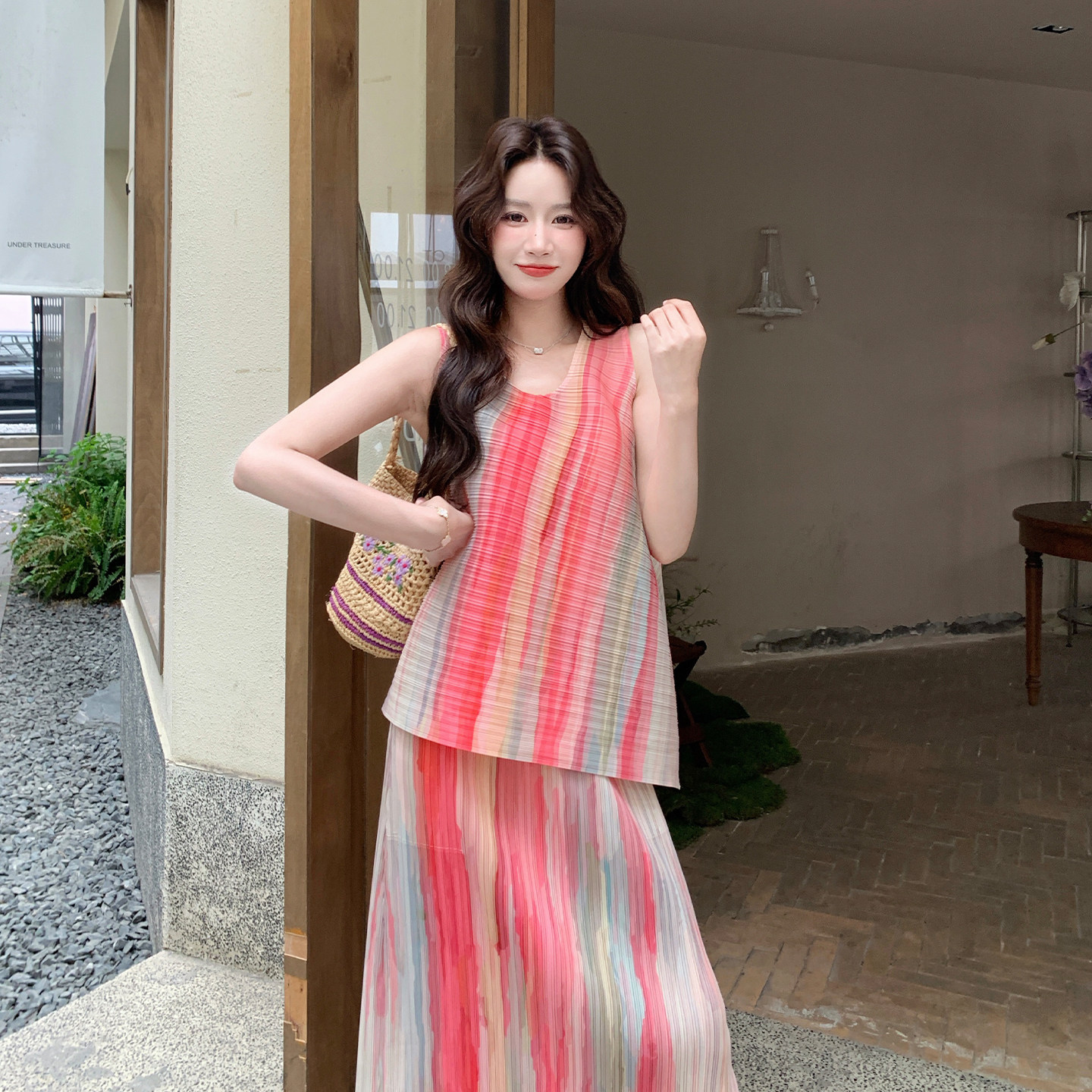 多巴胺甜美少女风扎染套装夏日2026新款压褶无袖上衣半身裙两件套