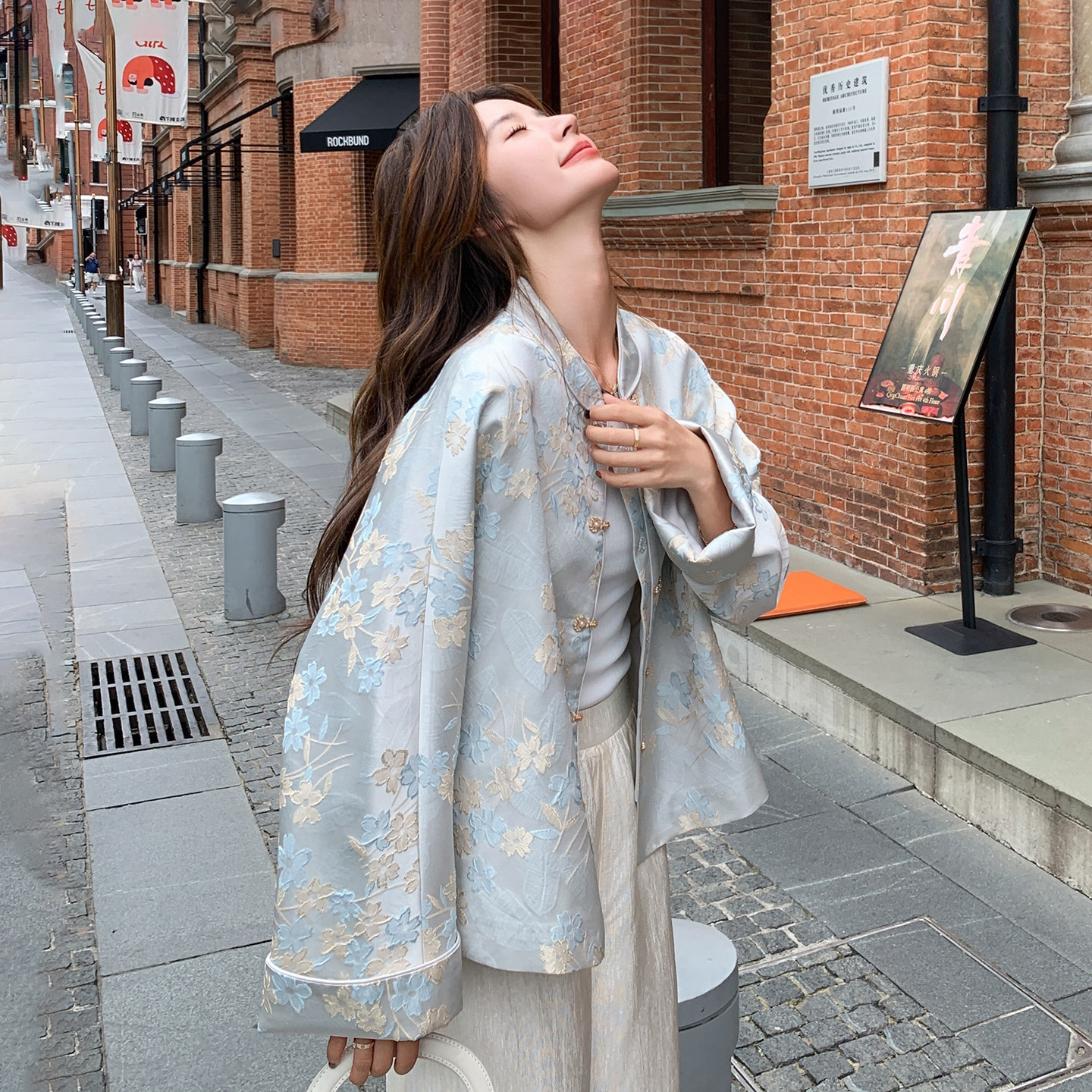 蓝色新中式小个子穿搭外套女2026早春新款高级感盘扣精致绣花上衣