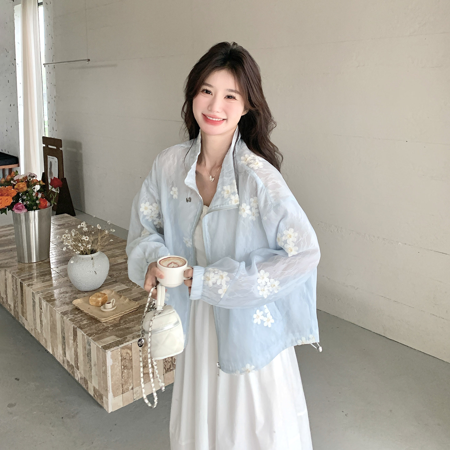 浅蓝色超好看蕾丝绣花小个子外套女2026春新款时尚减龄松弛感上衣