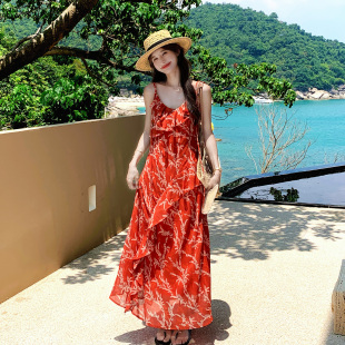 南法明媚热烈度假风连衣裙女2026新款夏日风情万种绝美碎花吊带裙