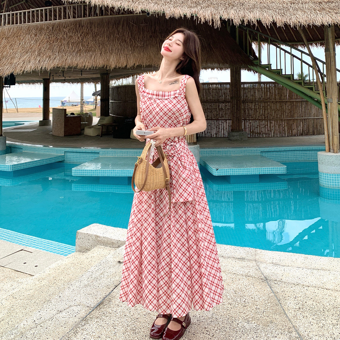 法式田园风红格连衣裙女夏方领