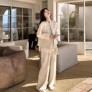 米白色新中式国风套装女2026春季重工刺绣马甲打底衫阔腿裤三件套