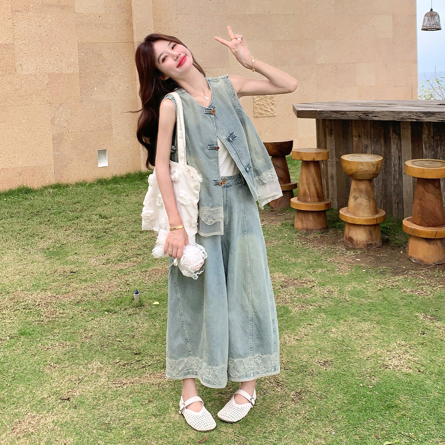 夏日轻国风复古高级感牛仔马甲套装女高腰阔腿裤两件套2026新款