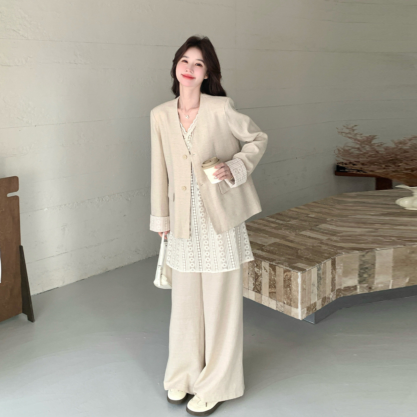 法式老钱风高级感套装女2026春新款无领西装蕾丝内搭阔腿裤三件套