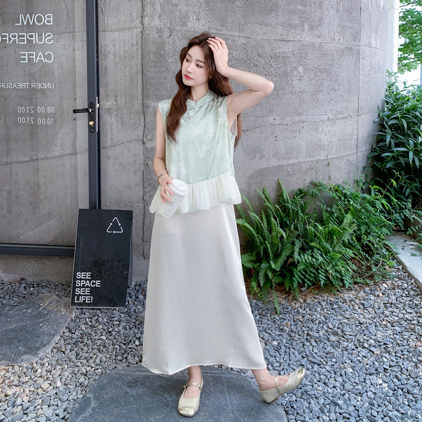 新中式清冷花边拼接背心连衣裙套装女士2026春季新款吊带裙两件套
