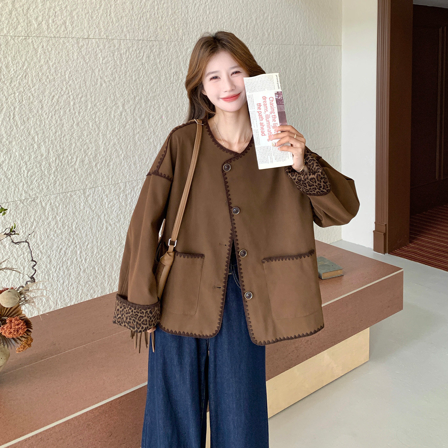 秋冬撞色滚边纽扣短外套女