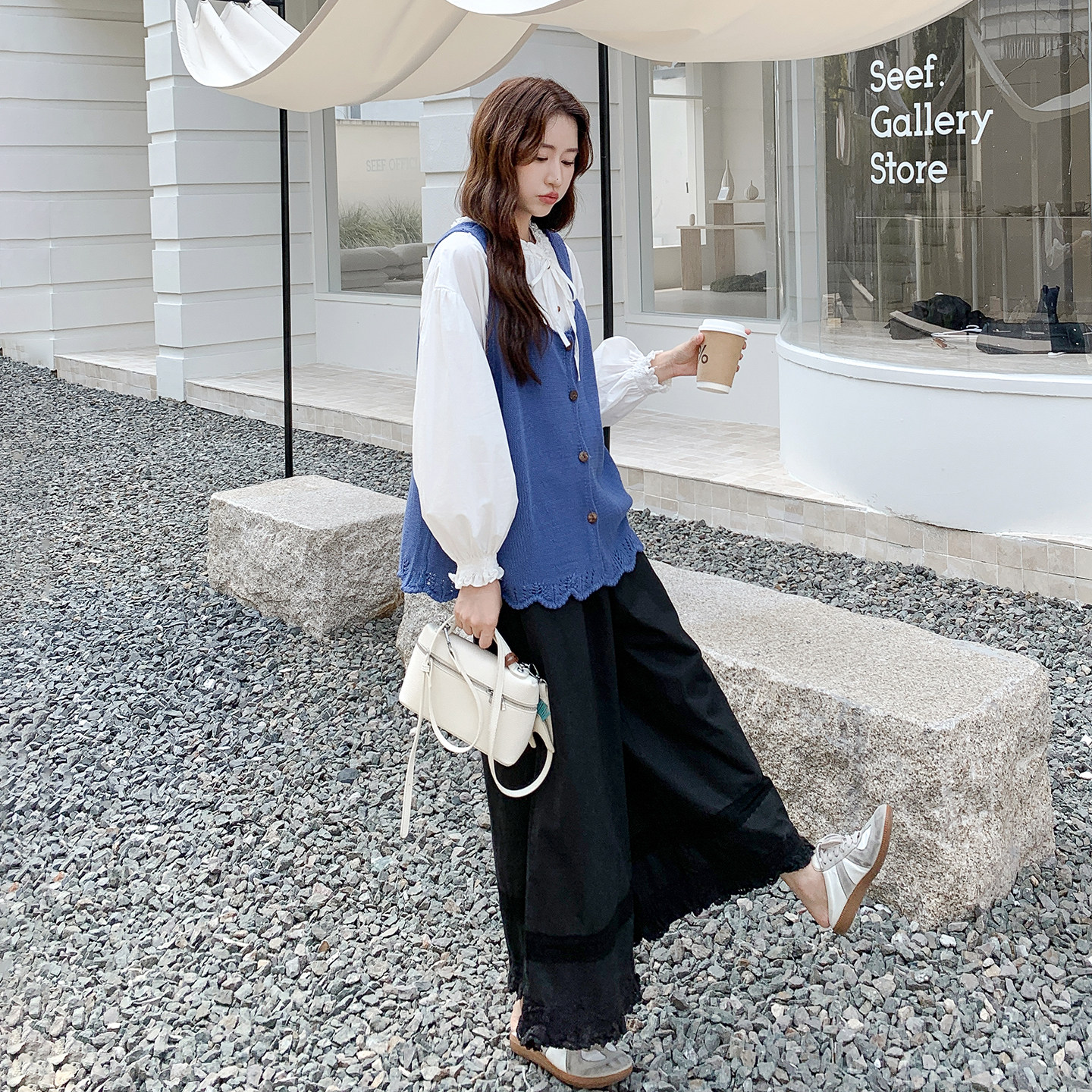 早春氛围感穿搭套装女2026春季新款时尚马甲系带衬衫半身裙三件套