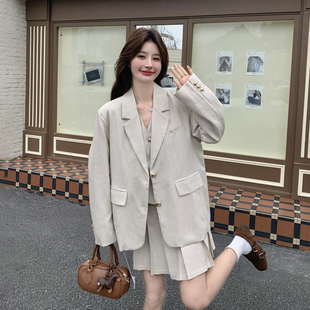 早春随性松弛感西装套装女2026新款时尚马甲高腰百褶半身裙三件套