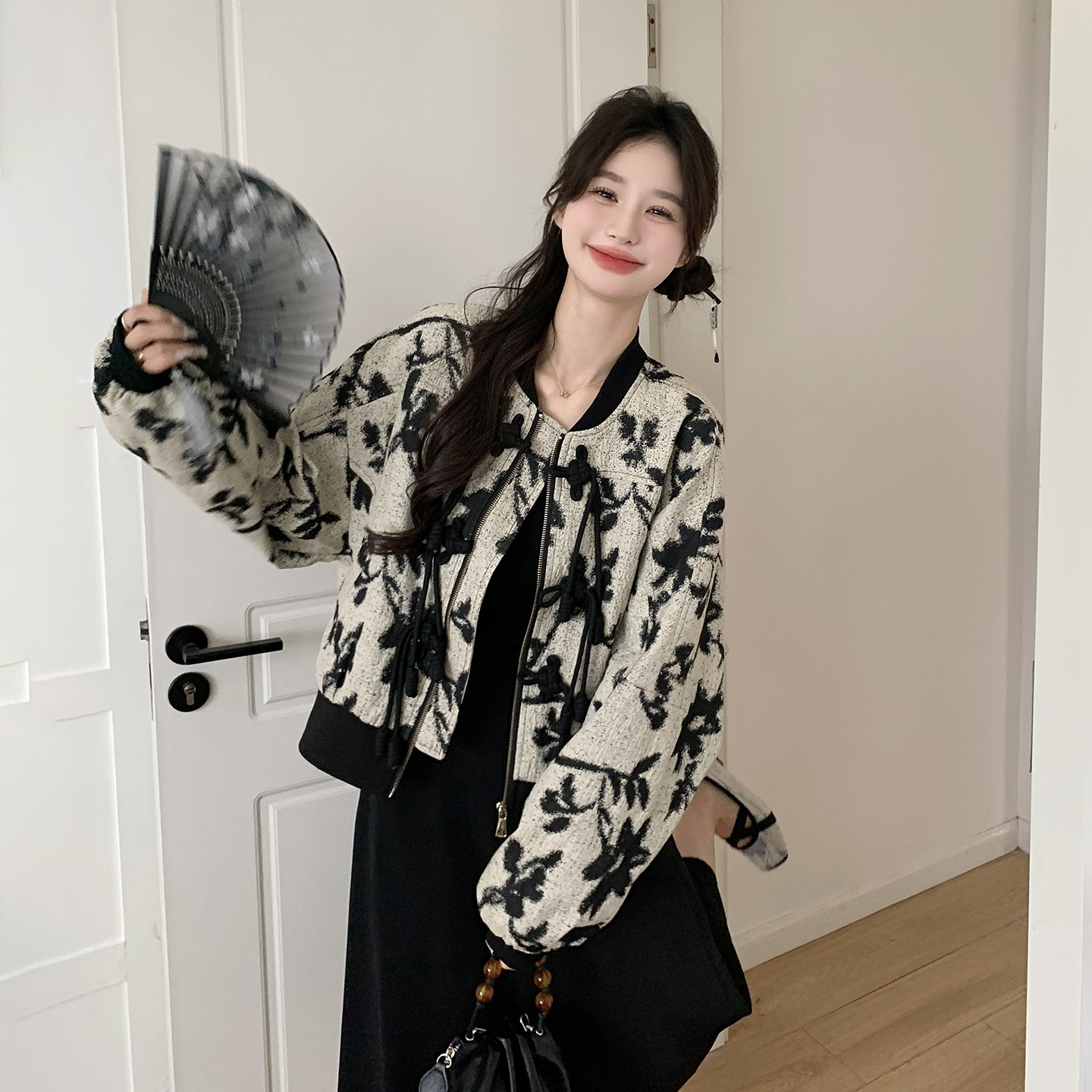 黑色新中式国风穿搭提花外套女2026春天新款时尚设计感盘扣棒球服
